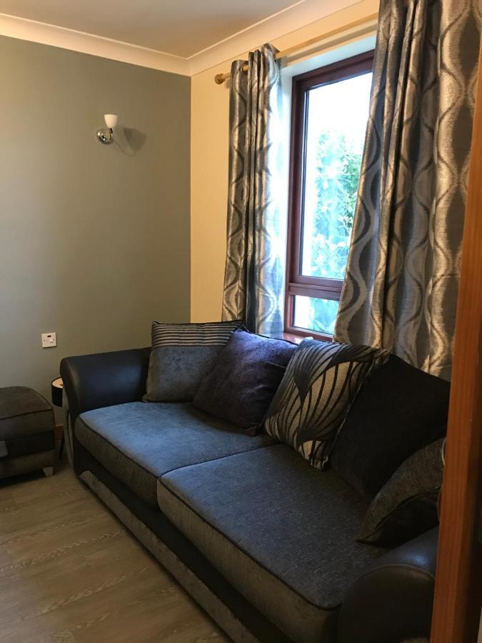 No 5 Newly Refurbished 4 Bedroom House Cononbridge Exterior foto
