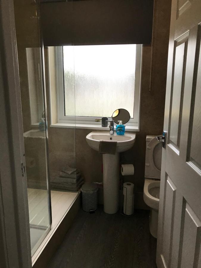 No 5 Newly Refurbished 4 Bedroom House Cononbridge Exterior foto