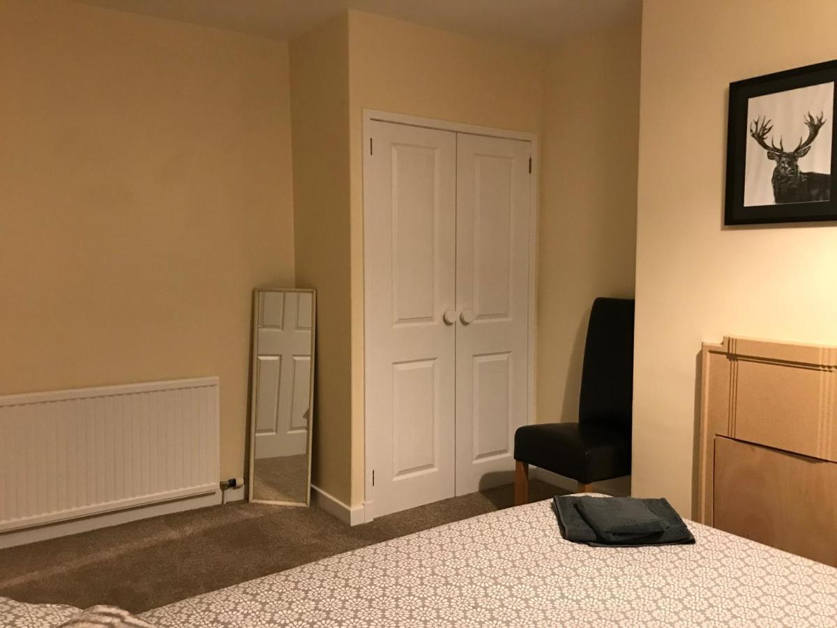 No 5 Newly Refurbished 4 Bedroom House Cononbridge Exterior foto